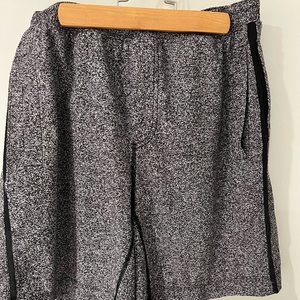 Lululemon Pace Breaker Lined Shorts '9 in heather grey size large